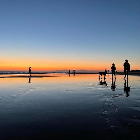 Sea View & Sundown, 150M From The Beach And Surf Spots Costa de Caparica Exteriér fotografie